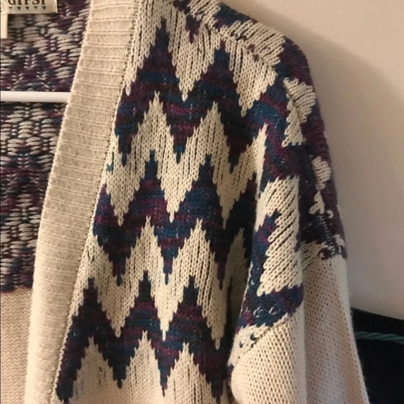 Cardigan - Picture 2 of 4